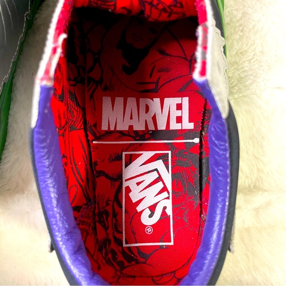 Vans SZ 3.5 Marvel Avengers Old Skool Shoes Captain America - Picture 6 of 8